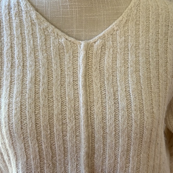 Vintage The Limited Ribbed wool blend sweater, Oatmeal, Size M. - Picture 3 of 5